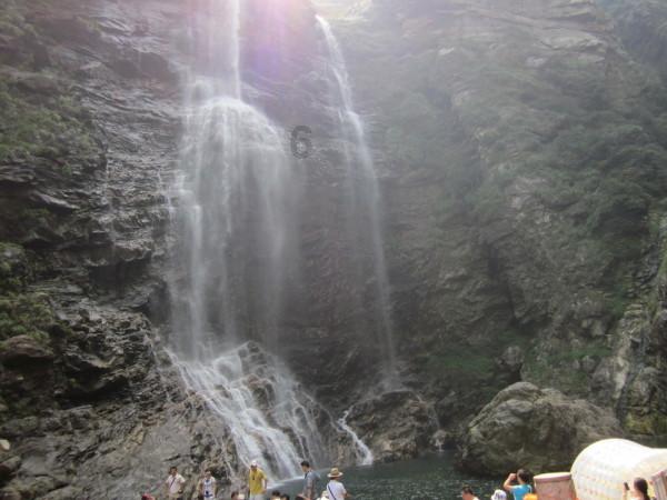 田忌用策略赢得赛马，实际是愚蠢的，几年之后竟惹来杀身之祸