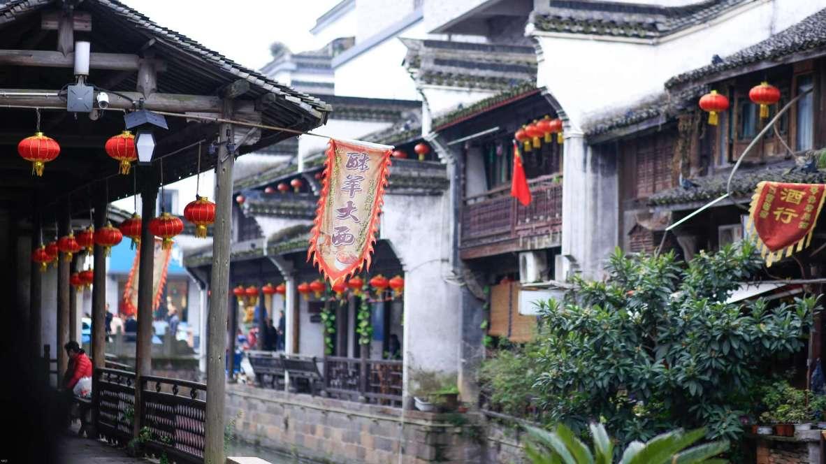 探知前任和别人在一起了 喝多了说爱我想我 怎么办 我要不要删了 我喜欢她 我舍不得 但是这样两个人难受?,拓展你的思维领域。